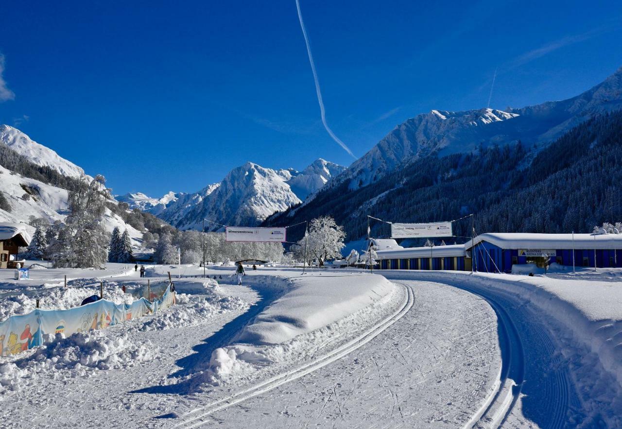 Monami Apartments Klosters, Bim Sportplatz ภายนอก รูปภาพ